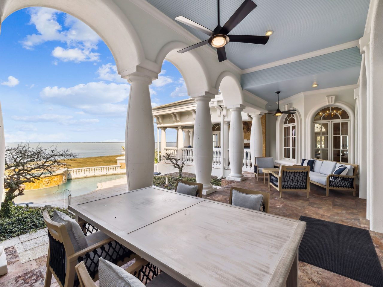 Covered waterfront patio in Destin